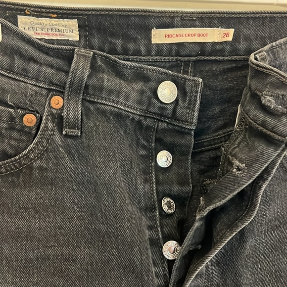 Levi’s Ribcage Cropped Bootcut Jeans - Picture 4 of 6